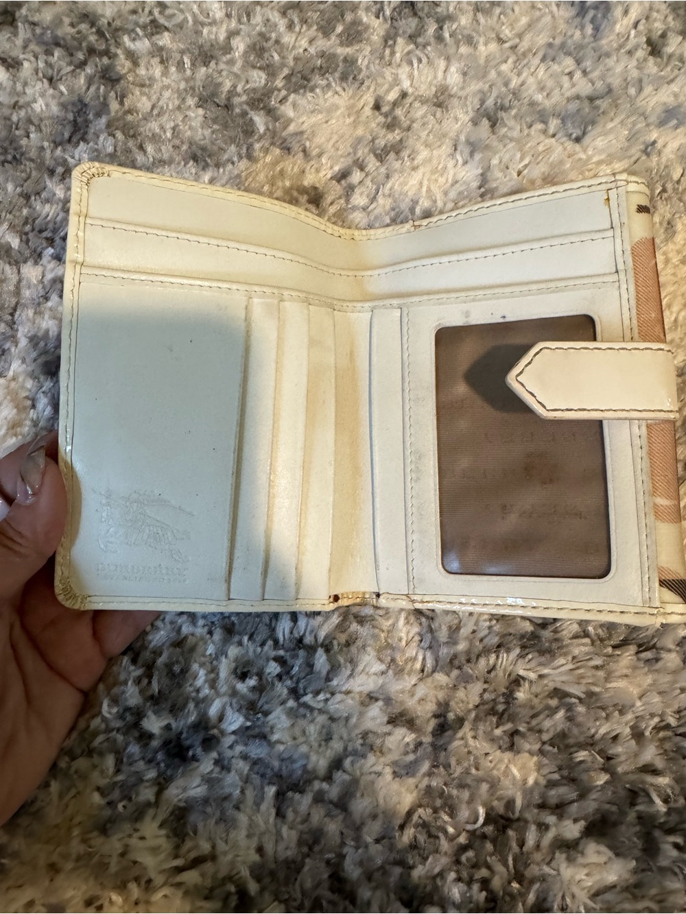 Burberry Women’s Heart Print Cream Wallet - Picture 4 of 6